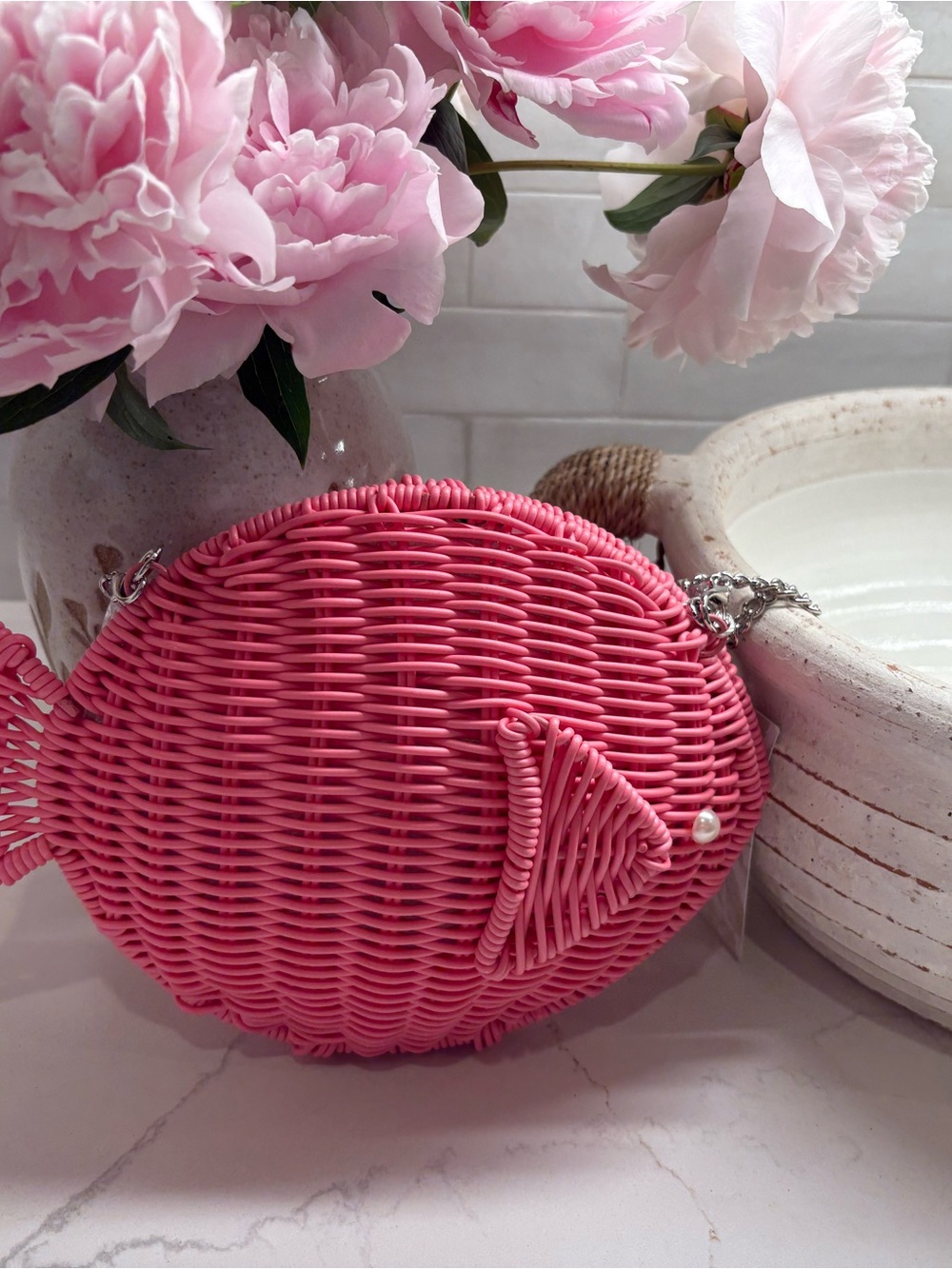 Tommy Bahama Pink Wicker Fish Crossbody Bag with Beaded Chain - Picture 3 of 13